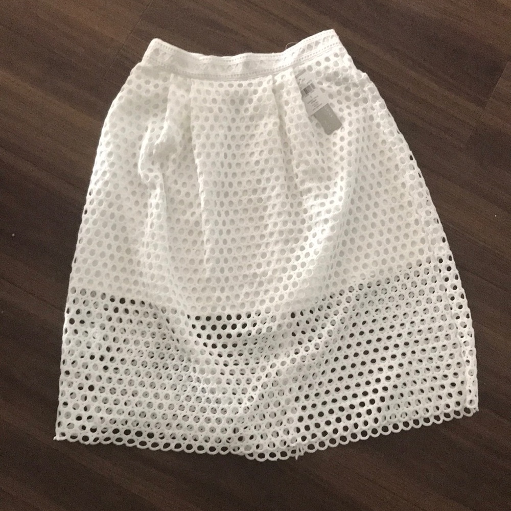 White skirt - Picture 1 of 2